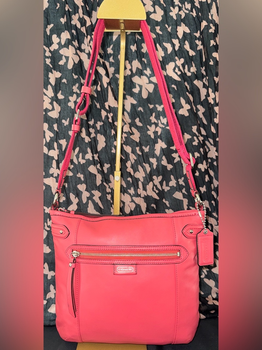 Coach F23948 Pink Crossbody/Shoulder Bag